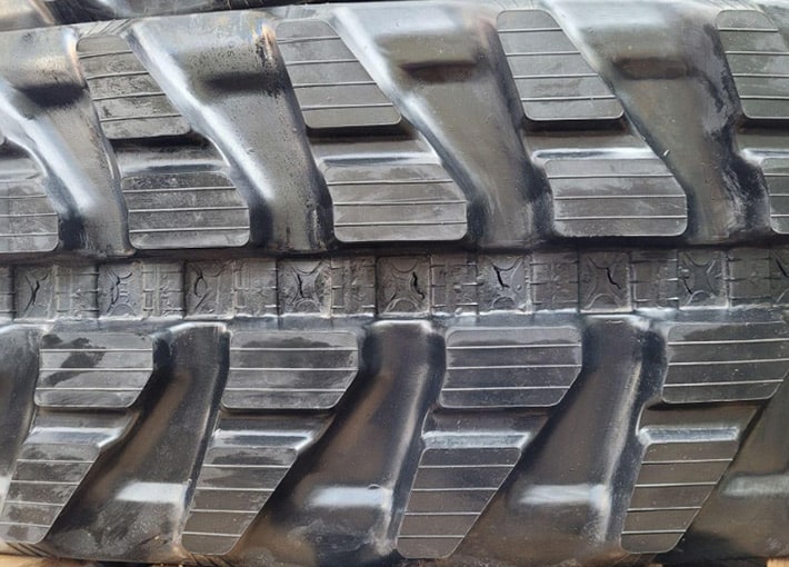 Treads excavatrice anti-vibration.